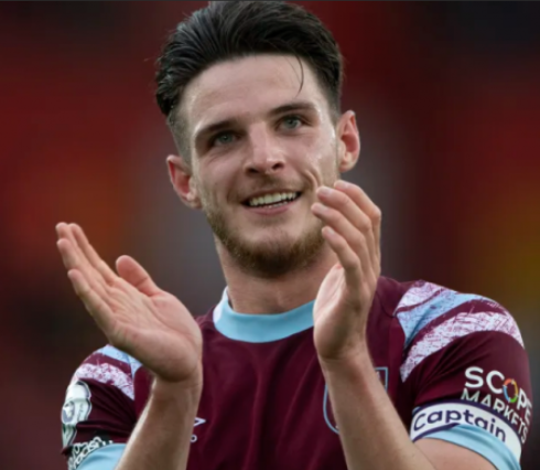 加里·内维尔盛赞阿森纳中场赖斯:不可替代的球队粘合剂